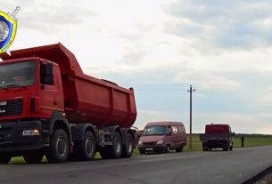 Водитель большегруза погиб от удара током в Мядельском районе