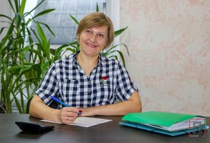 7 декабря — День страховых работников. Страховой агент Елена Налей дорожит каждым клиентом